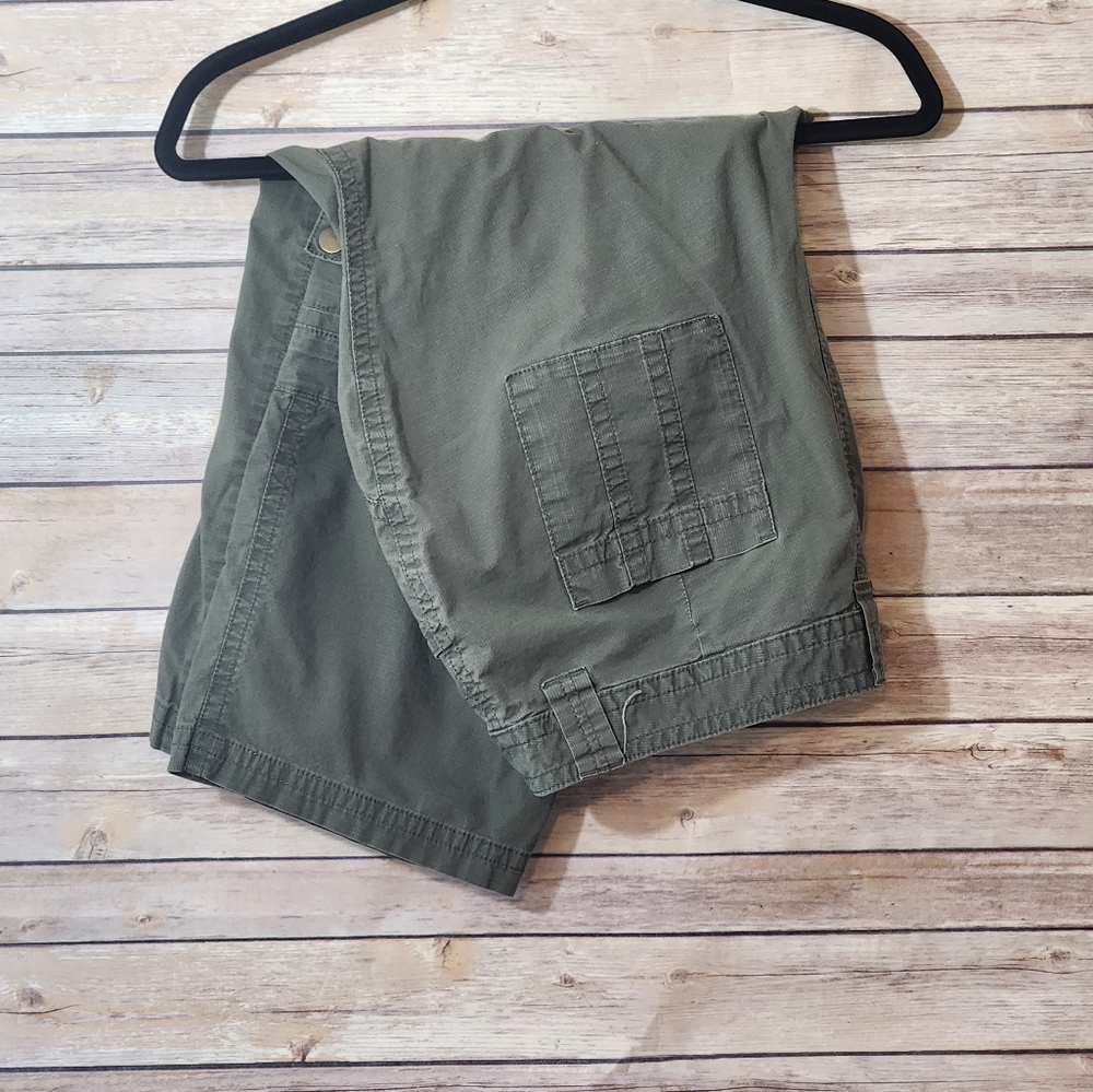 Capri pants